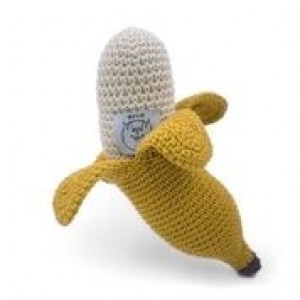 Le hochet Banane, crocheté main et en coton bio certifié GOTS